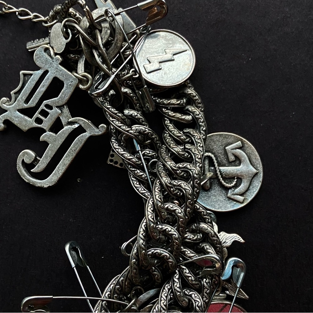 VINTAGE BETSEY JOHNSON Black Label Statement Charms Chain Necklace - Picture 8 of 12